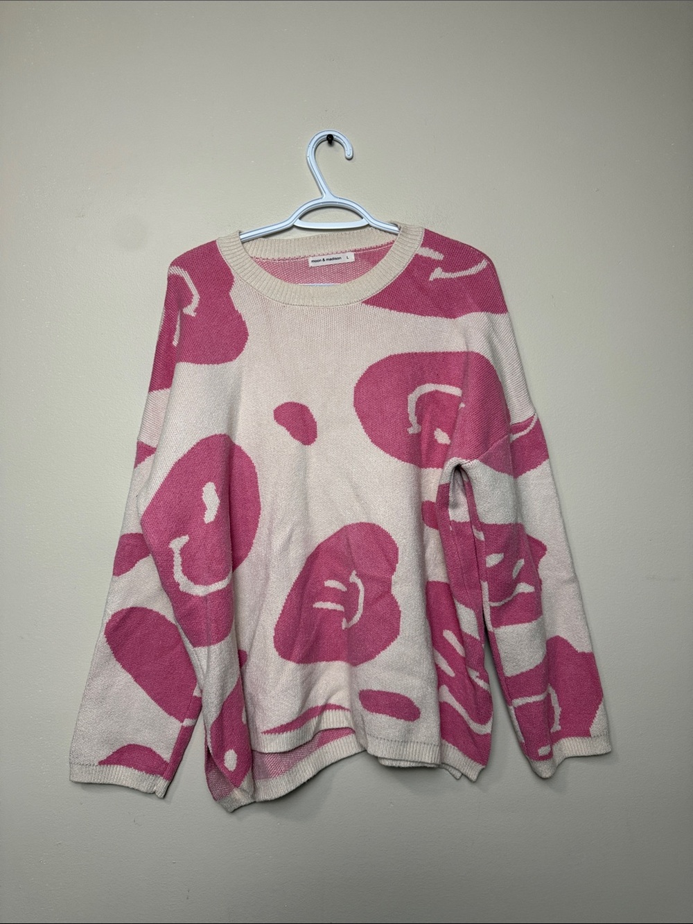 Moon and Madison Pink & Cream Patterned Crewneck Sweater size L